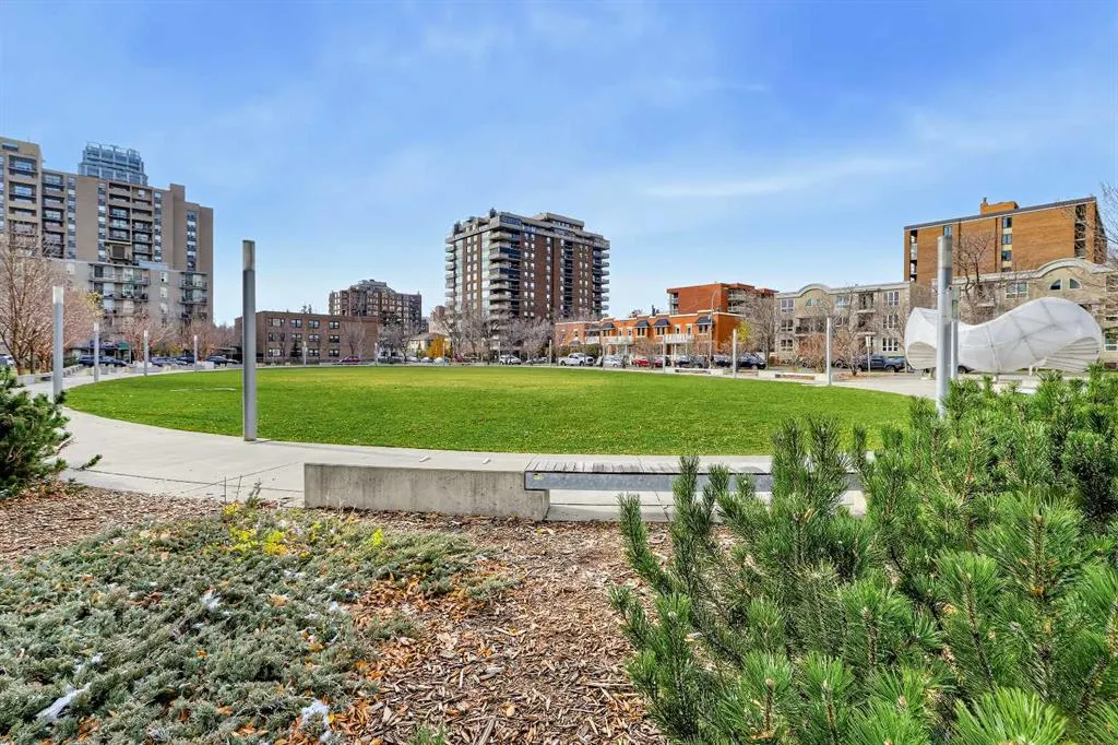 1118 12 Avenue SW #305