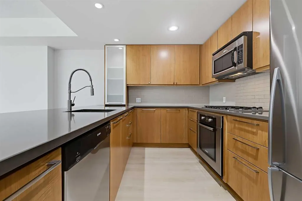 1118 12 Avenue SW #305
