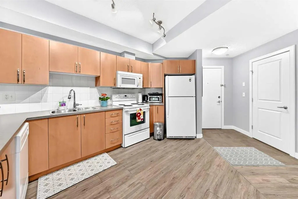 156 Country Village Circle NE #115