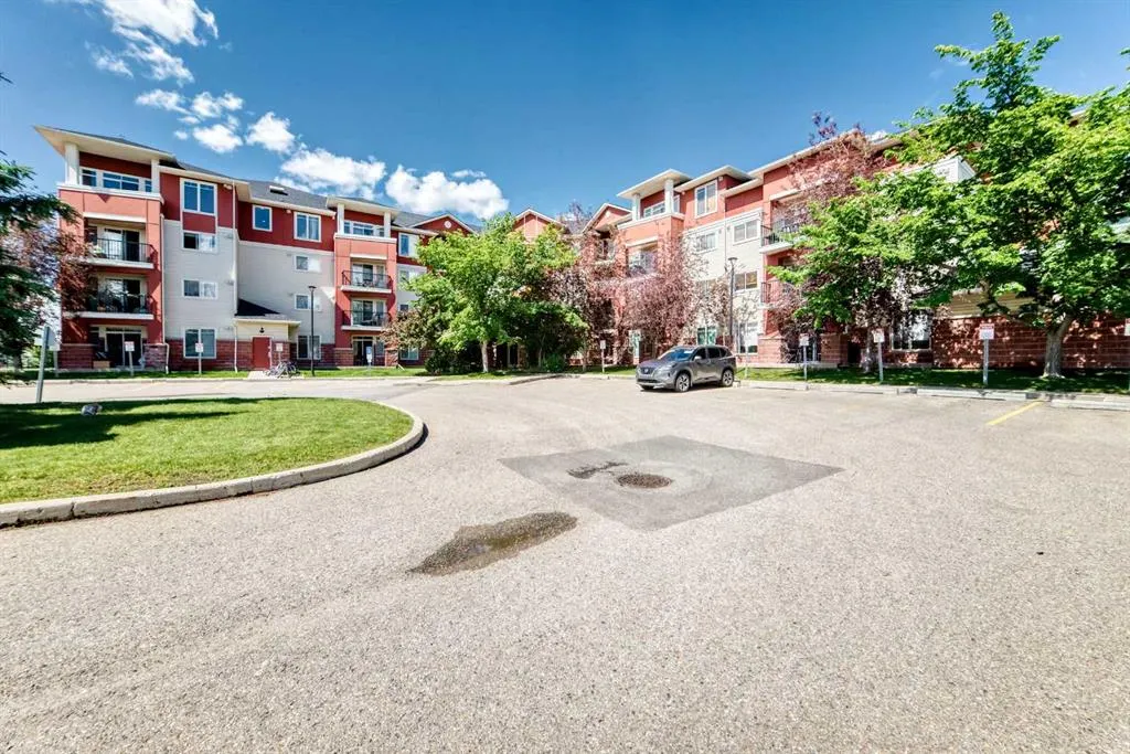 156 Country Village Circle NE #115