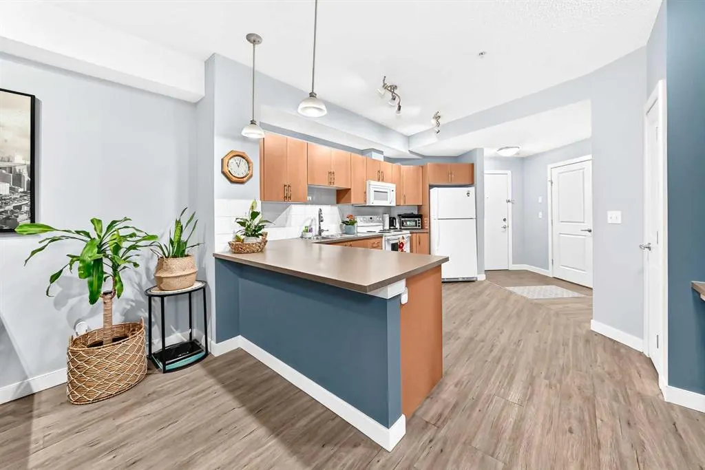 156 Country Village Circle NE #115
