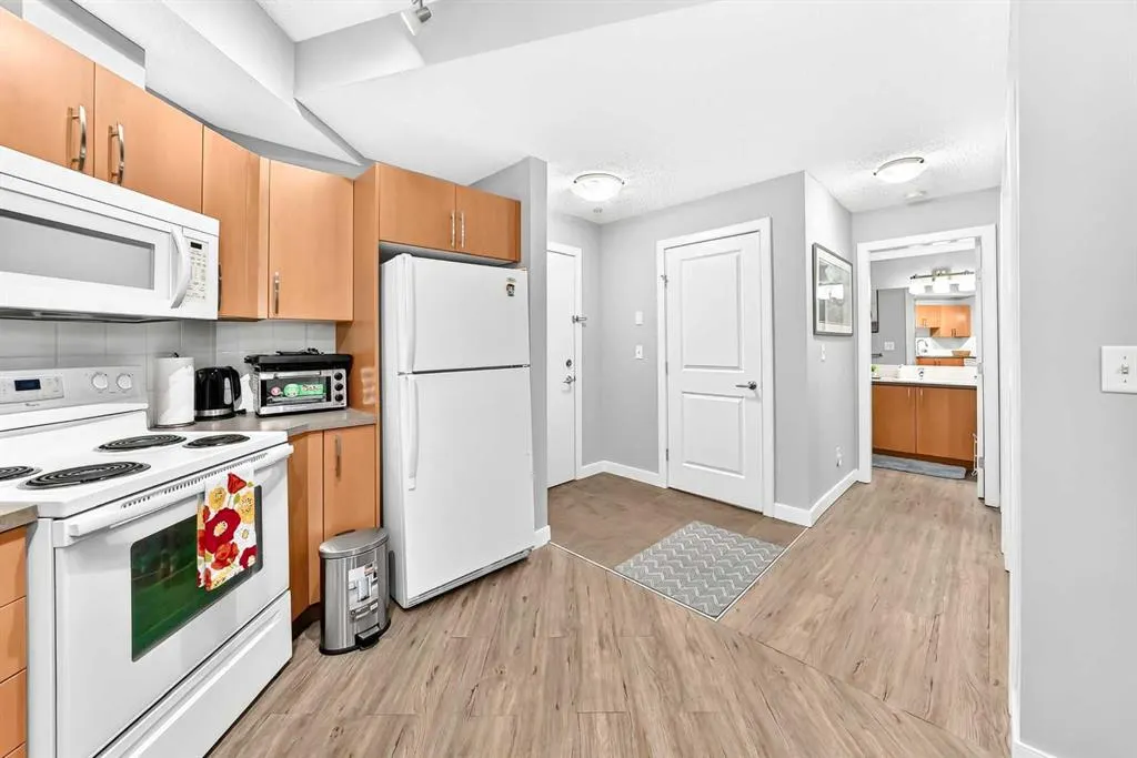 156 Country Village Circle NE #115