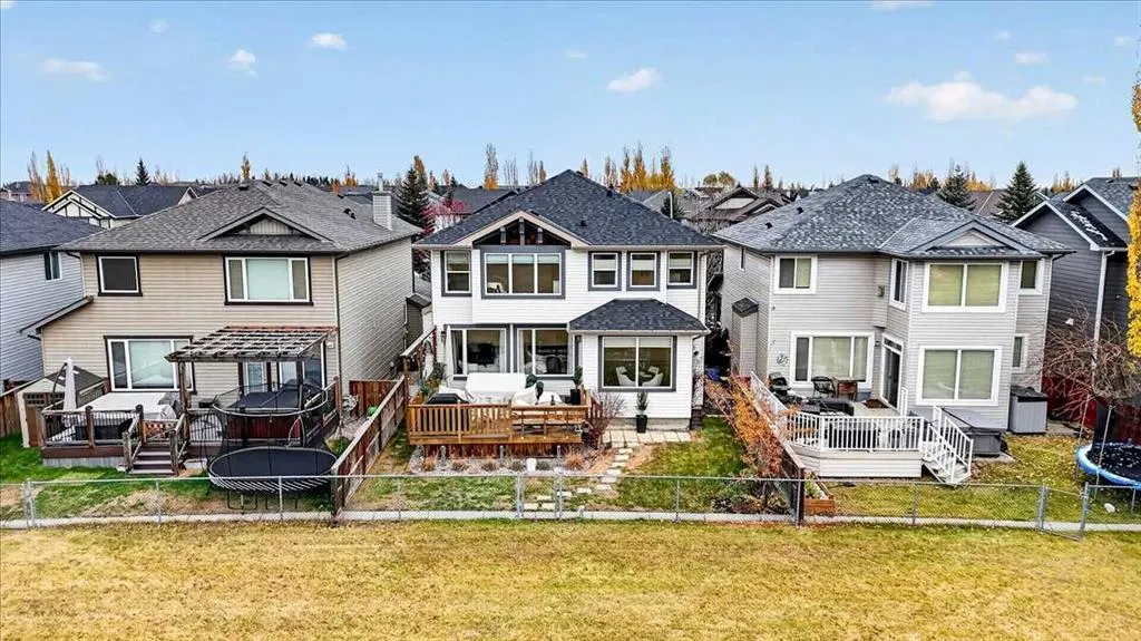 21 Chapalina Rise SE