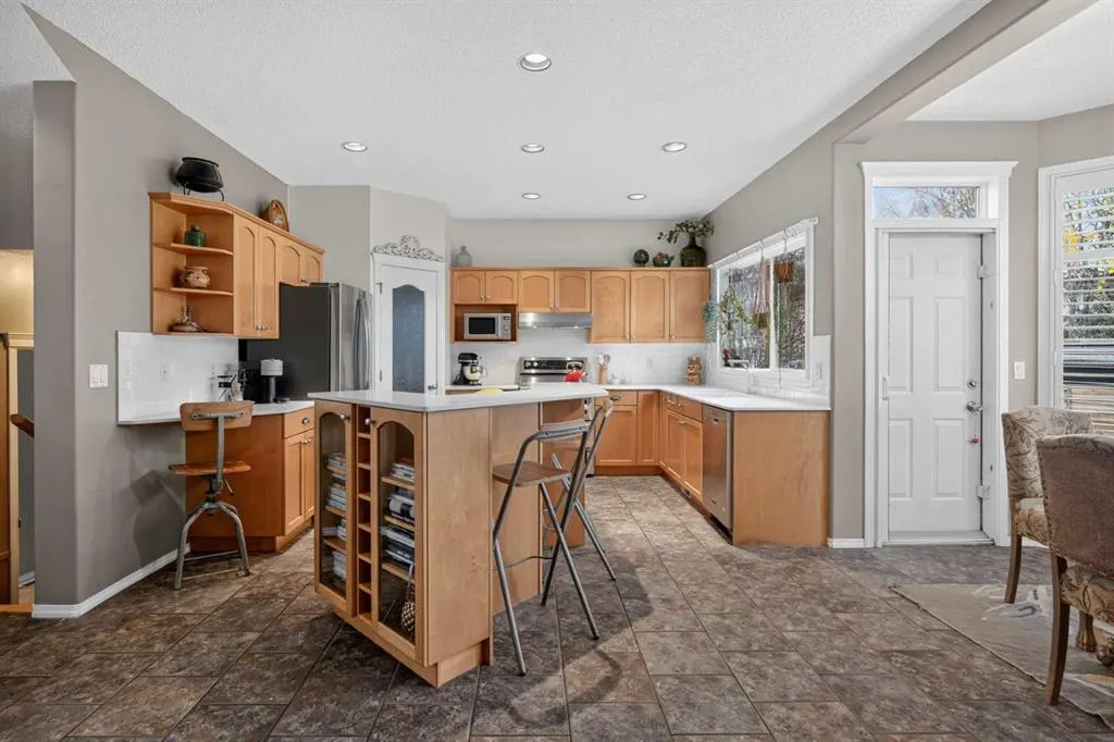 110 Lakeview Shores