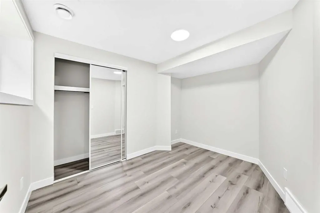127 Whitworth Way NE