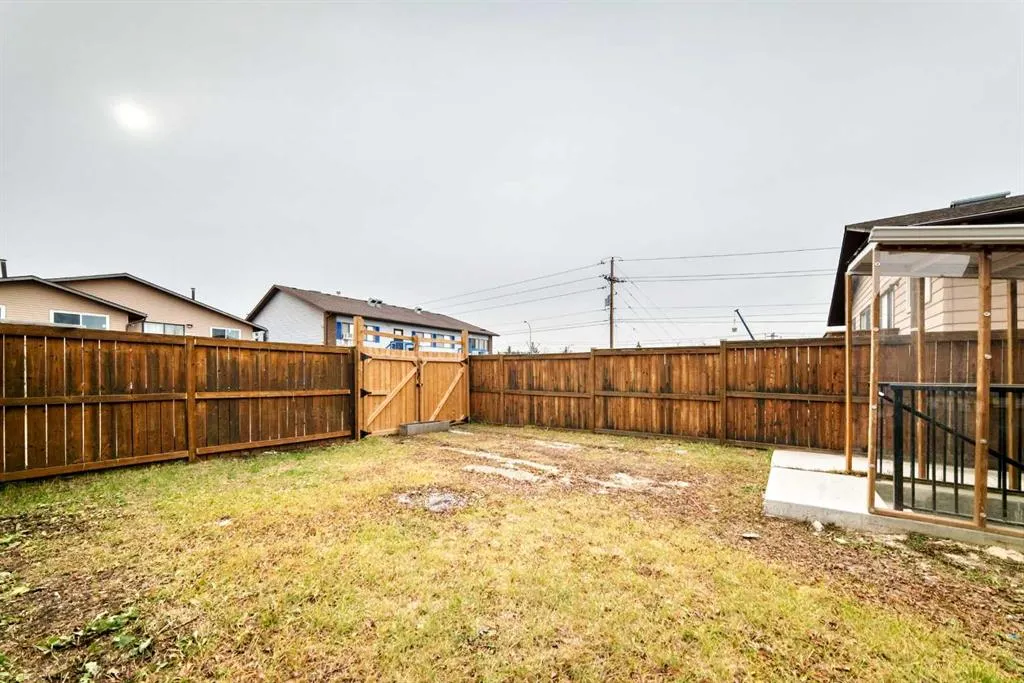 127 Whitworth Way NE