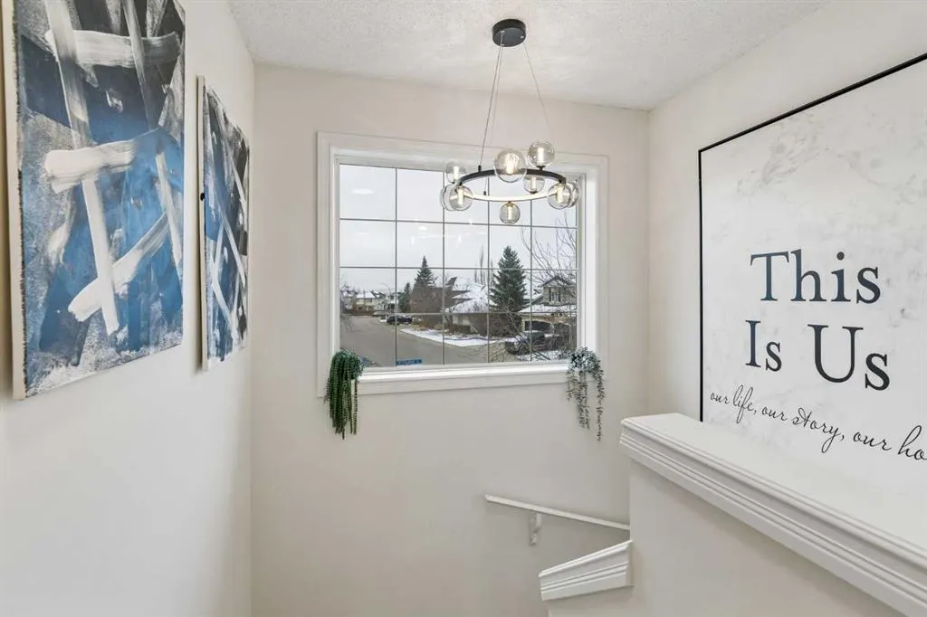 89 Crystalridge Close