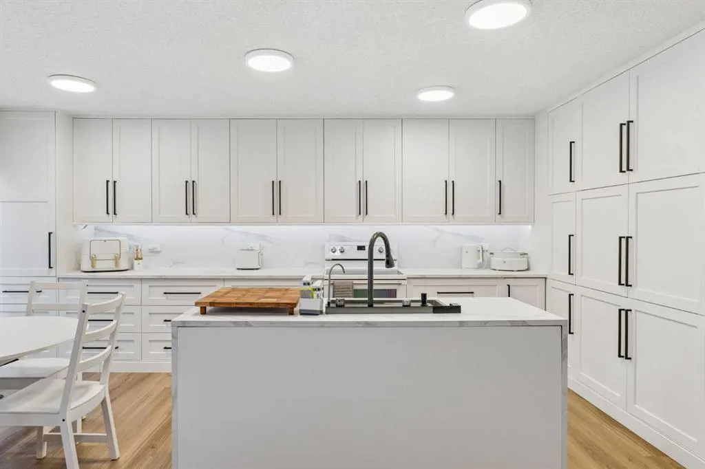 89 Crystalridge Close