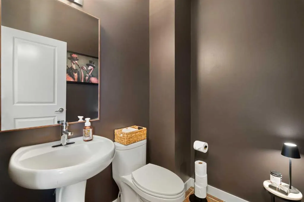 1840 27 Avenue SW #2