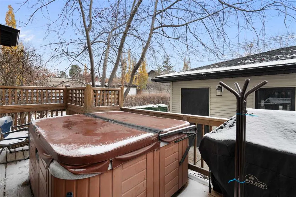 1840 27 Avenue SW #2
