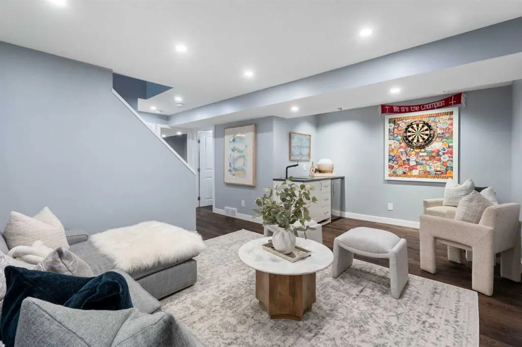 1840 27 Avenue SW #2