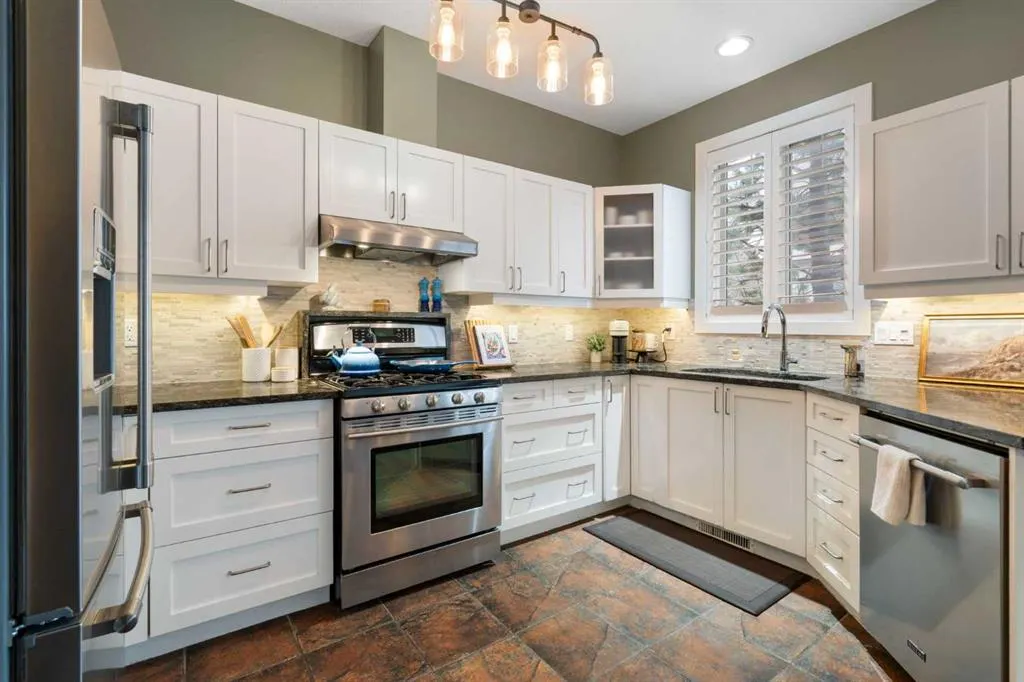 1840 27 Avenue SW #2