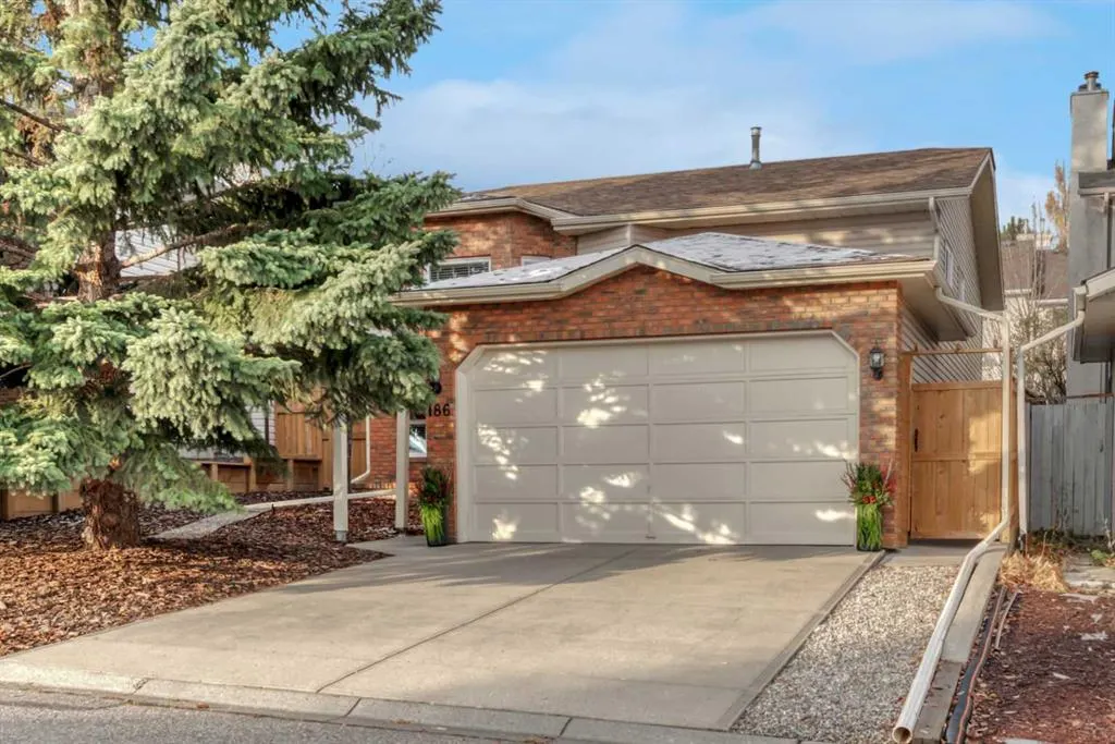 186 Shawinigan Way SW
