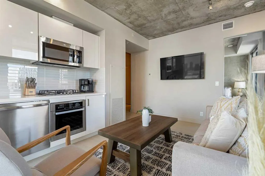 1010 6 Street SW #2206