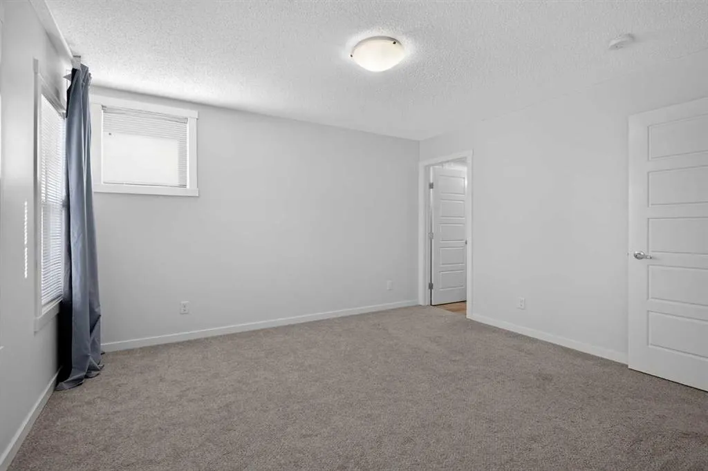 237 Cranbrook Square SE