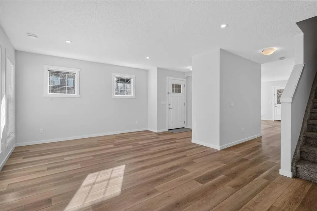 237 Cranbrook Square SE