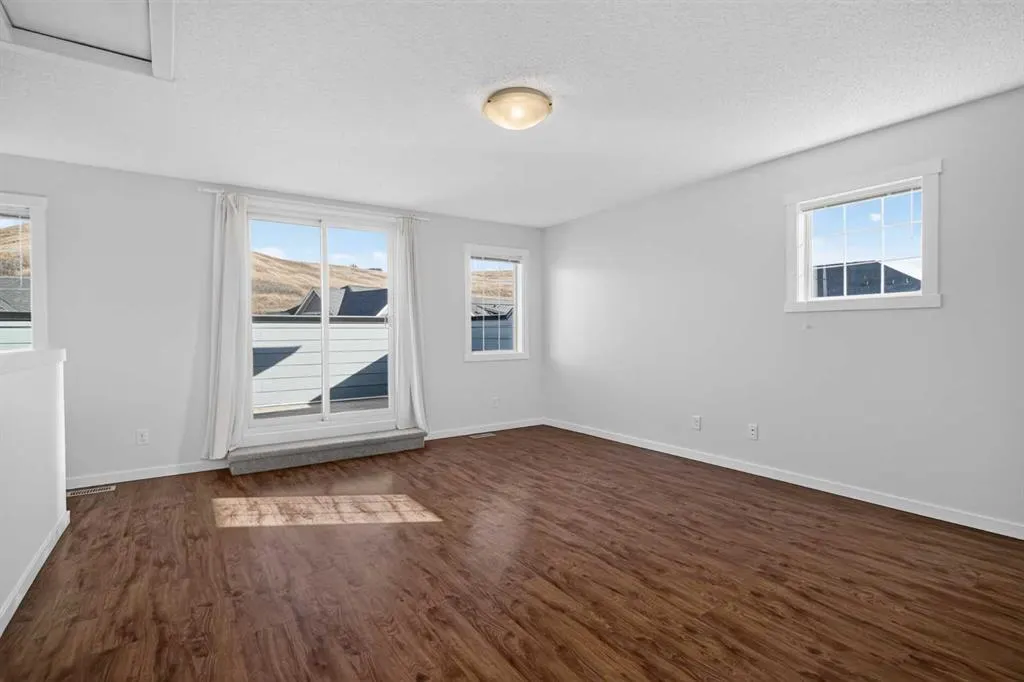 237 Cranbrook Square SE