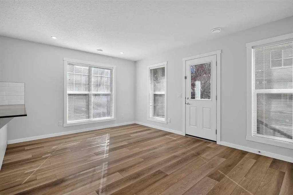237 Cranbrook Square SE