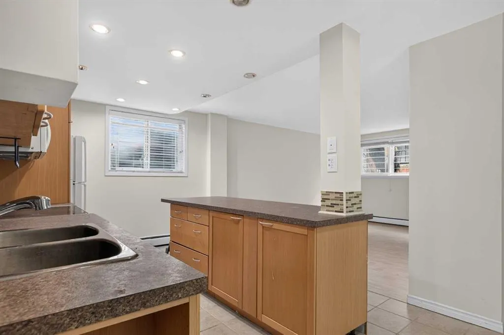 1727 10a Street SW #105