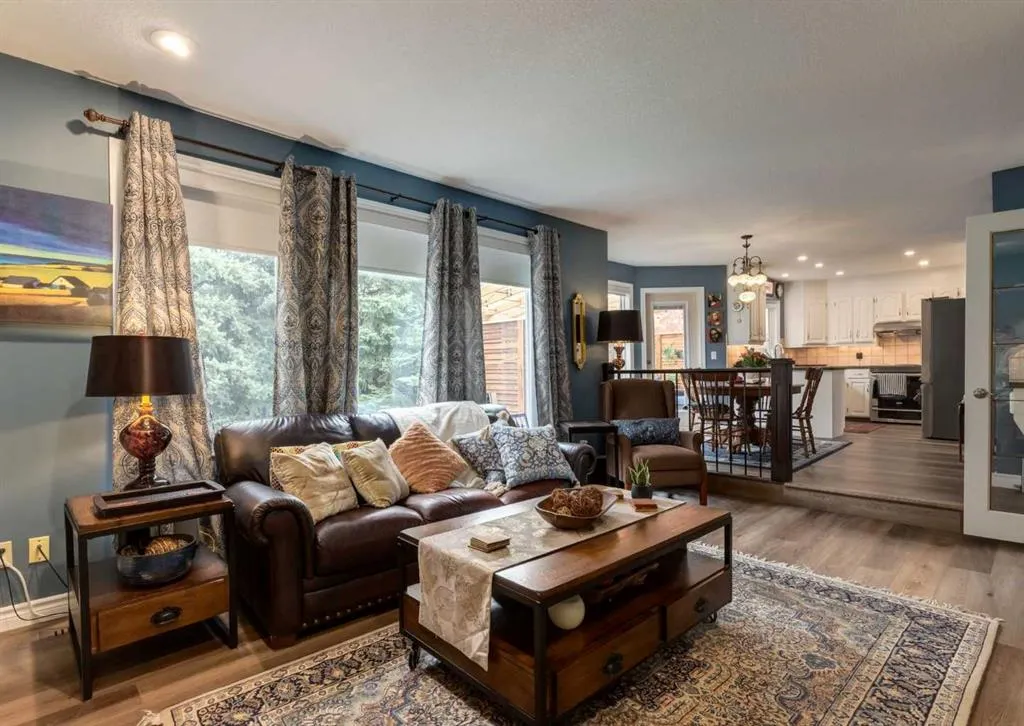 492 Silvergrove Gardens NW