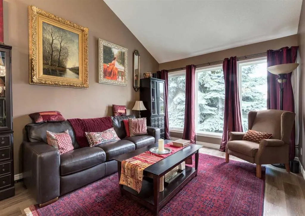 492 Silvergrove Gardens NW