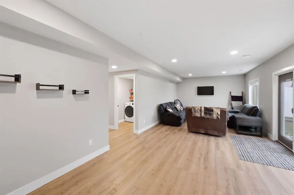 33 Maclean Close