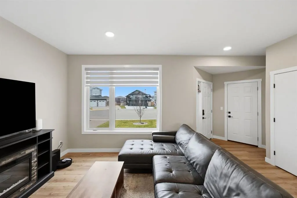 33 Maclean Close