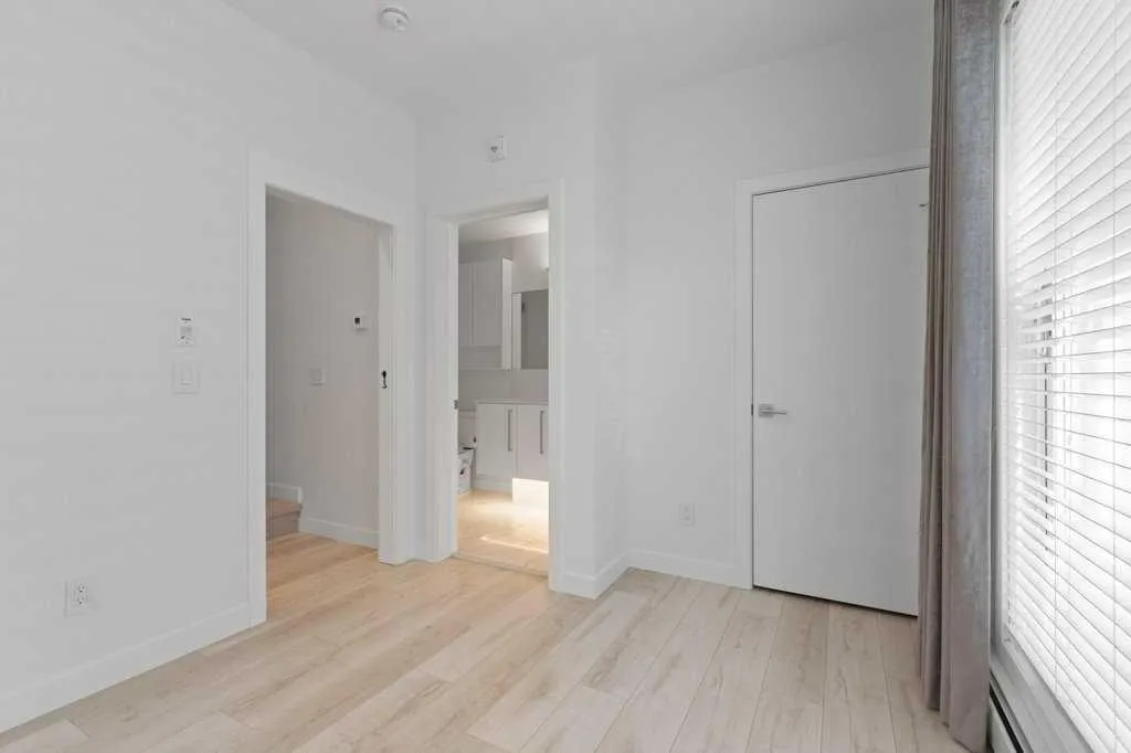 3130 Thirsk Street NW #415