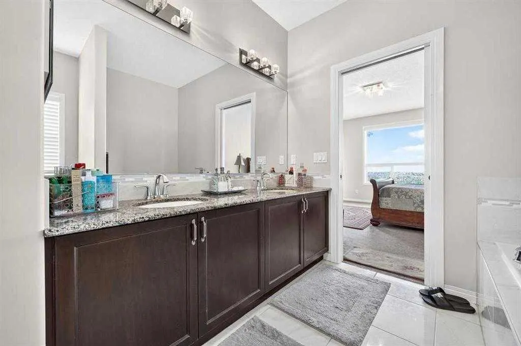 40 Sherwood Manor NW