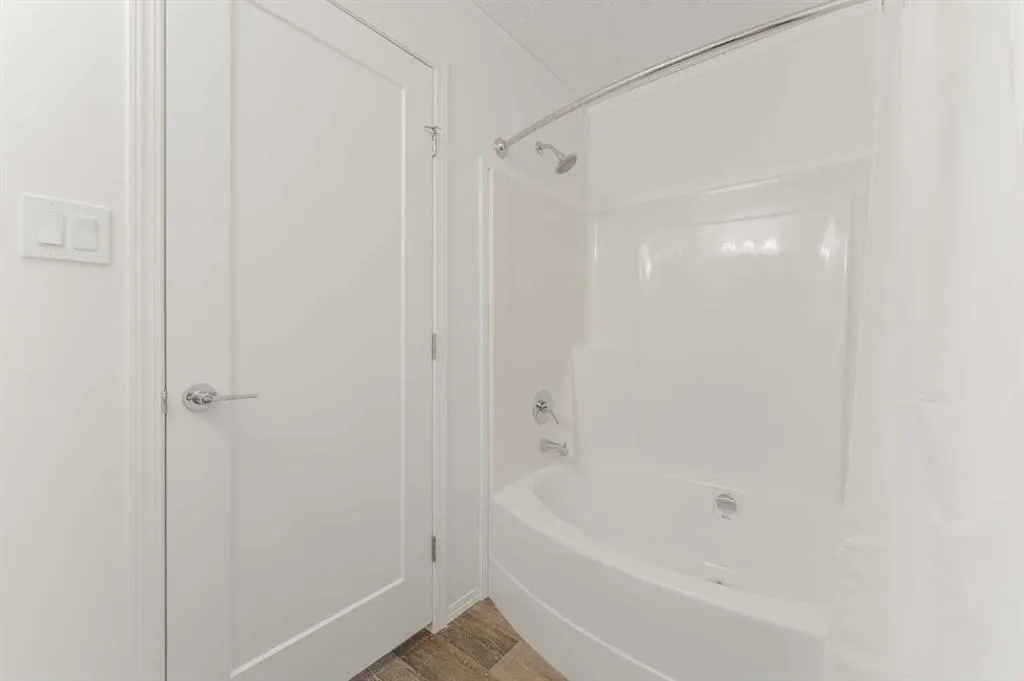 6220 17 Avenue SE #5