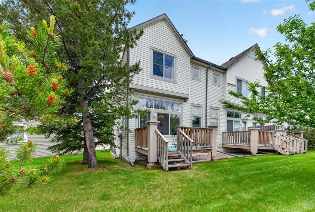 99 Copperfield Court SE