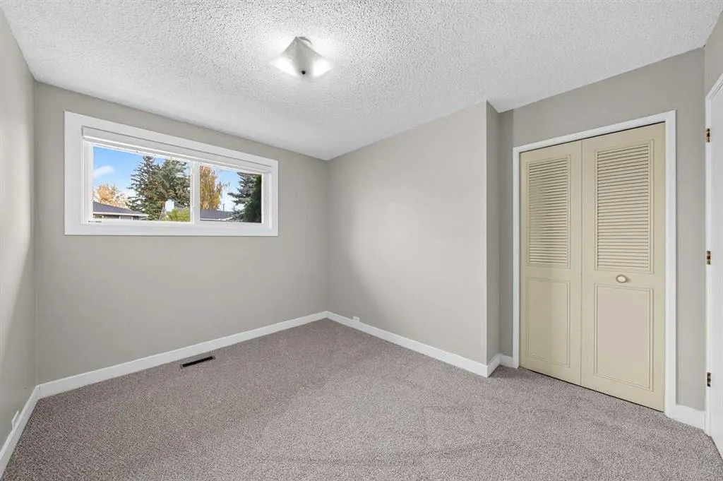 255 Huntridge Way NE