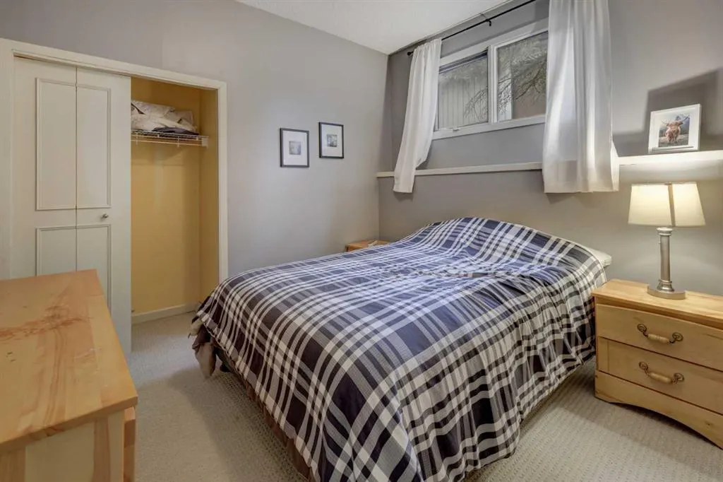 216 Pump Hill Gardens SW