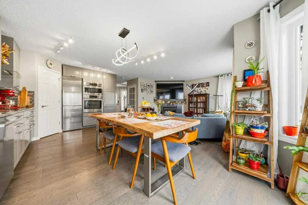 146 Bridlewood Way SW