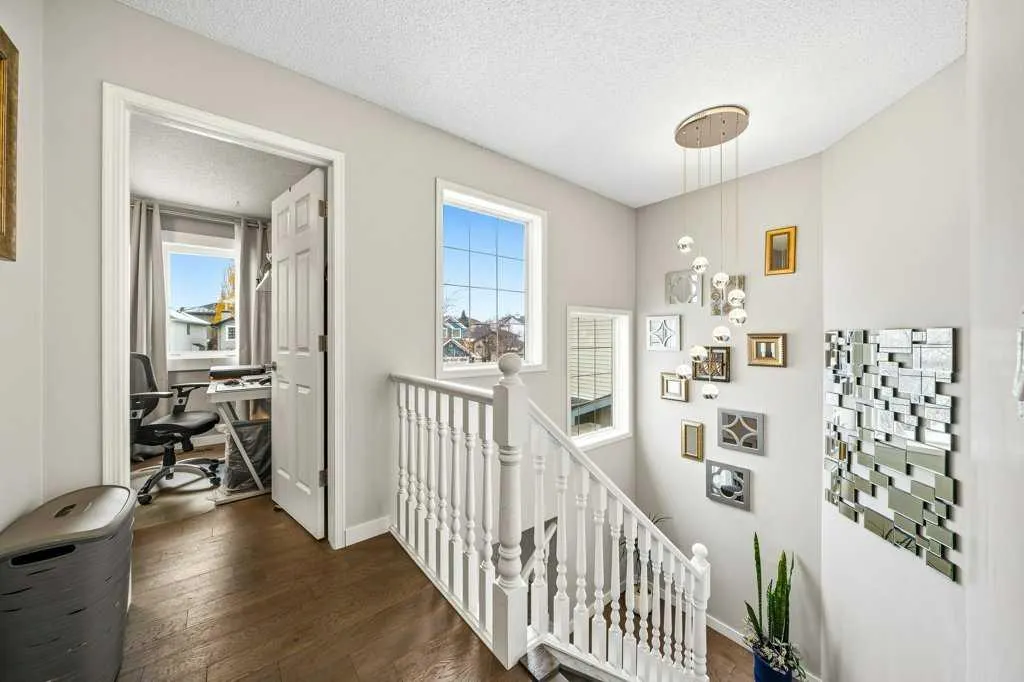 146 Bridlewood Way SW