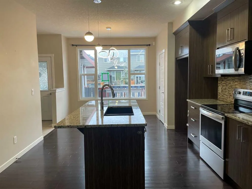 222 Saddlelake Terrace NE