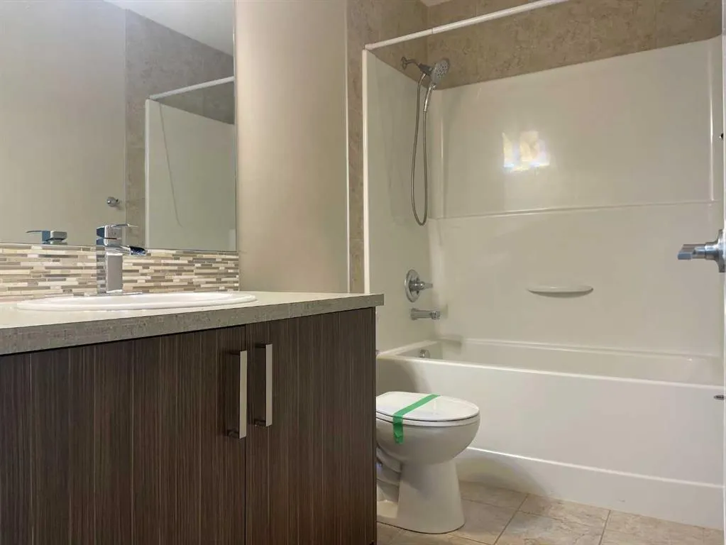 222 Saddlelake Terrace NE