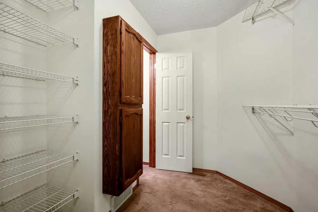 10711 Mapleglen Crescent SE