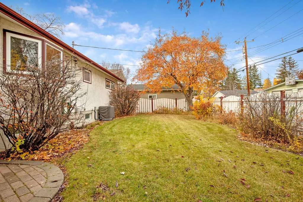 10711 Mapleglen Crescent SE