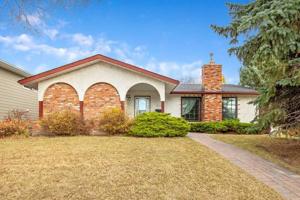 10711 Mapleglen Crescent SE