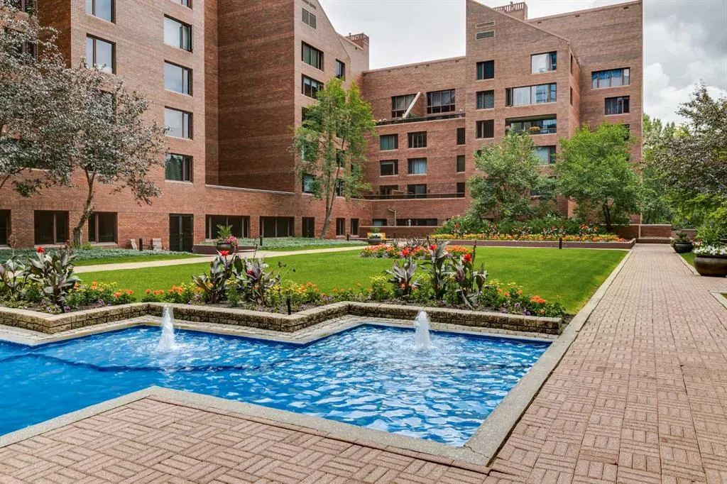 500 Eau Claire Avenue SW #102D