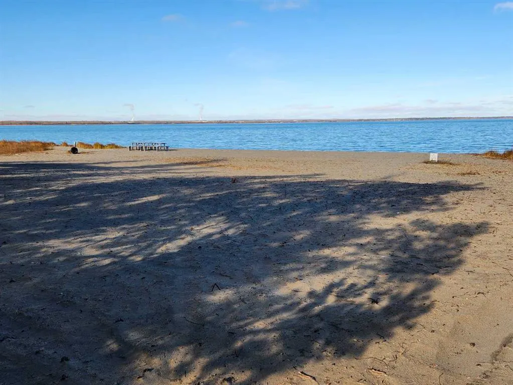 606 Lakeshore Drive