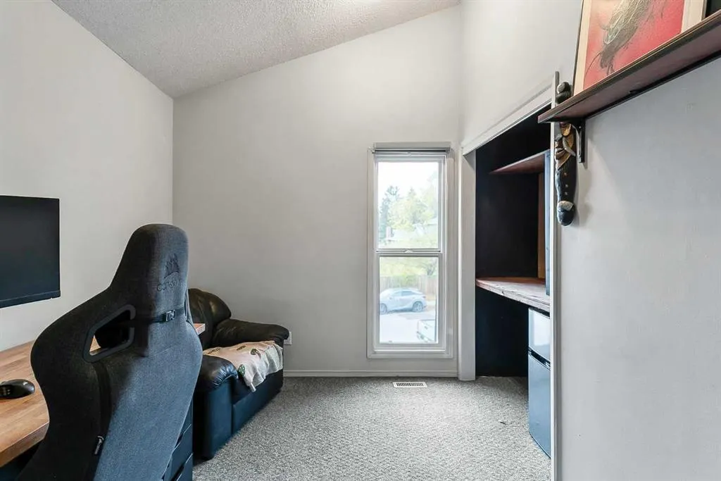 442 Brae Glen Crescent SW