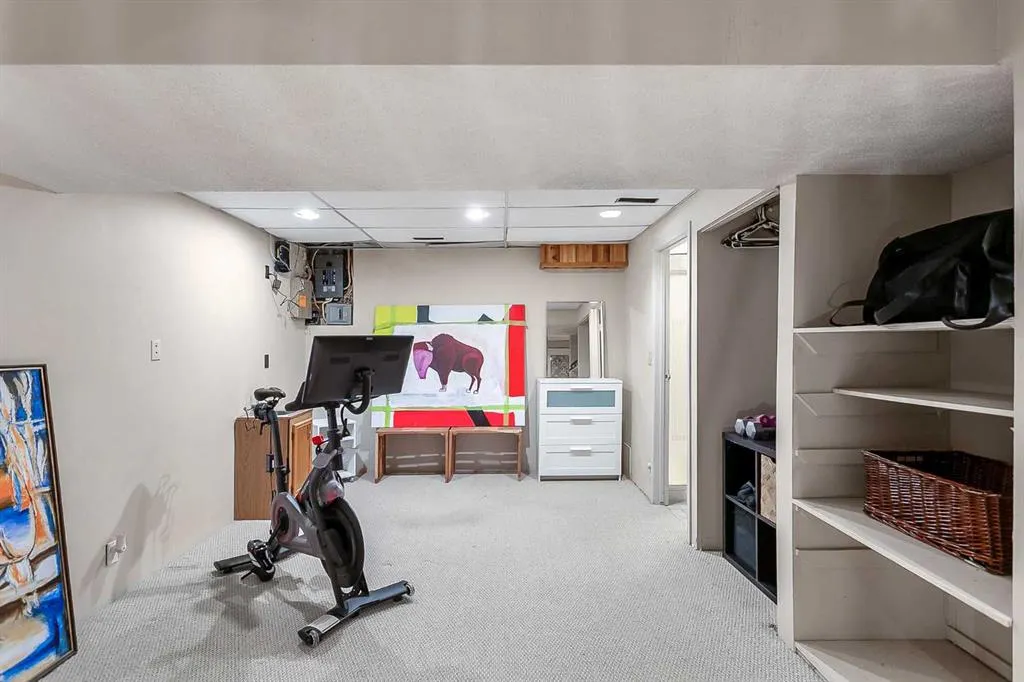 442 Brae Glen Crescent SW