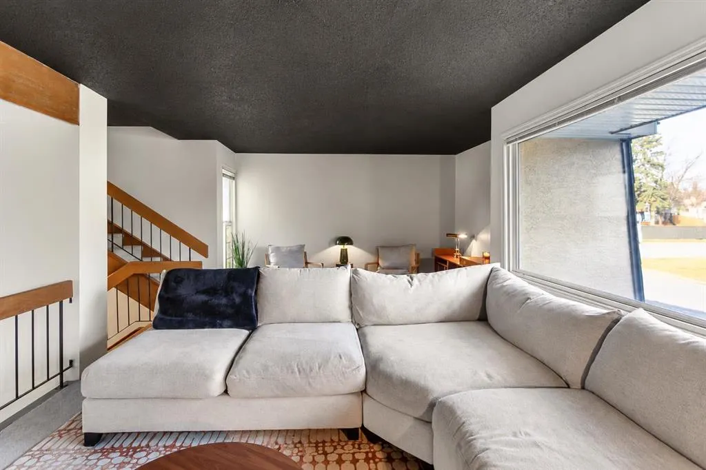442 Brae Glen Crescent SW