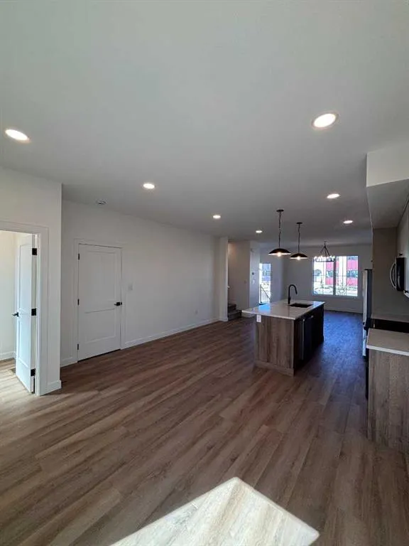2807 16 Avenue