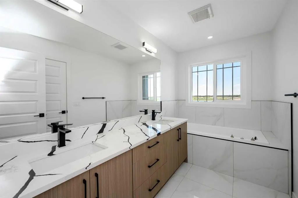 182 Lakewood Crescent