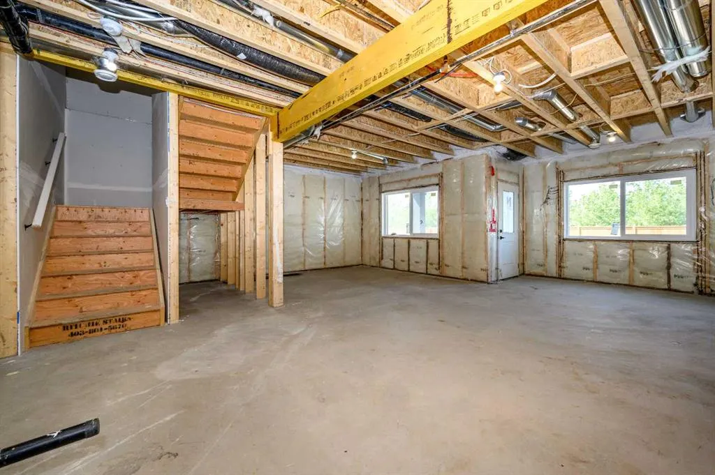 182 Lakewood Crescent