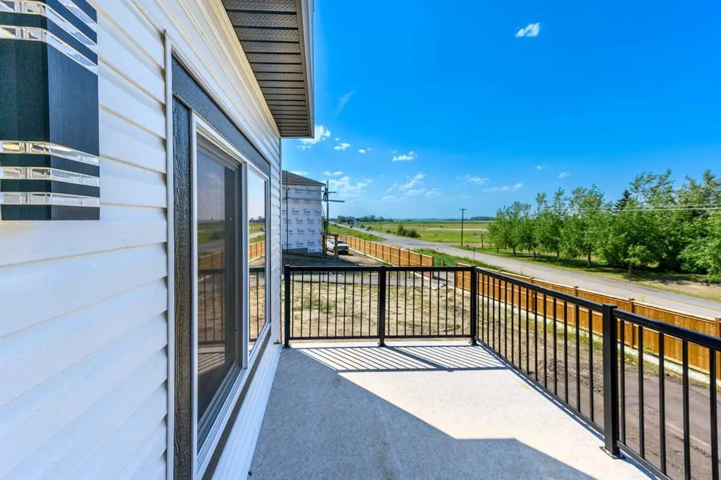 182 Lakewood Crescent