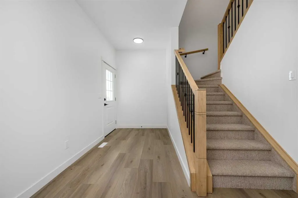 182 Lakewood Crescent